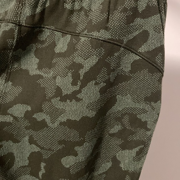 Lululemon Ready to Rulu Jogger - Picture 3 of 4